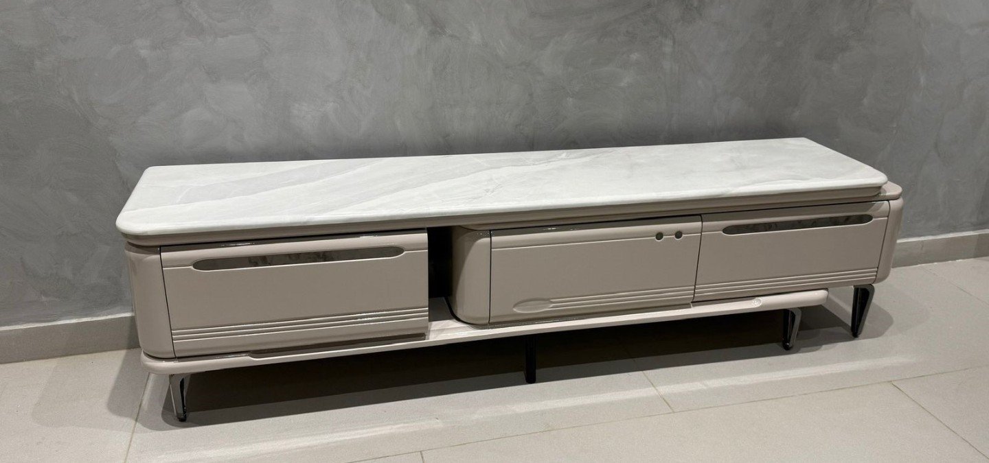 MITV-68 - LCD TV Unit Runner